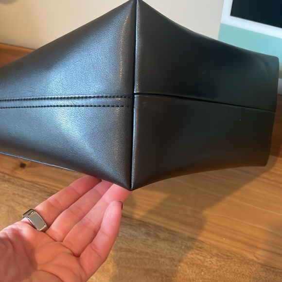 Madewell leather bag with front pocket - Picture 5 of 9